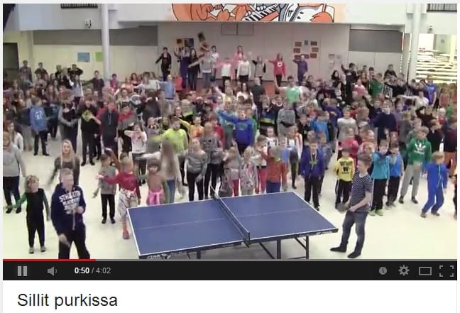Kuvakaappaus YouTubesta.