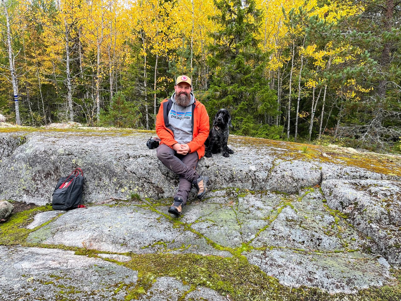 Toni Lönnroos varasi matkan Rodokselle, koska se on ensimmäinen paikka, jossa hän on lapsena käynyt ulkomaanreissulla. Nyt hän pohtii, saako rahojaan takaisin.
