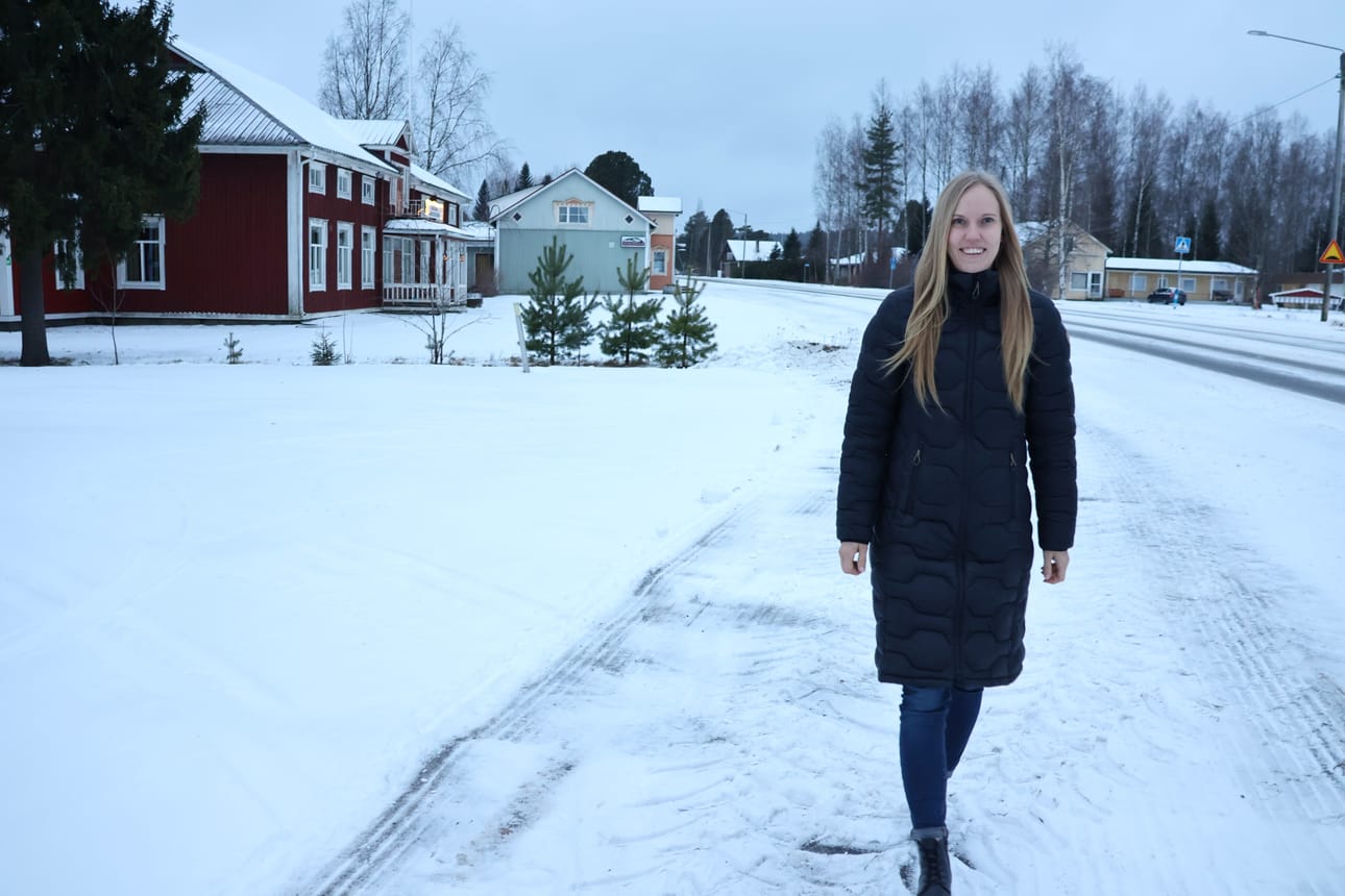 Mirka Nukarinen iloitsi Karijoen talvisista maisemista tammikuun toisena perjantaina. Muutama päivä tuon jälkeen hän lensi Saudi-Arabiaan ratsastuskisoihin.