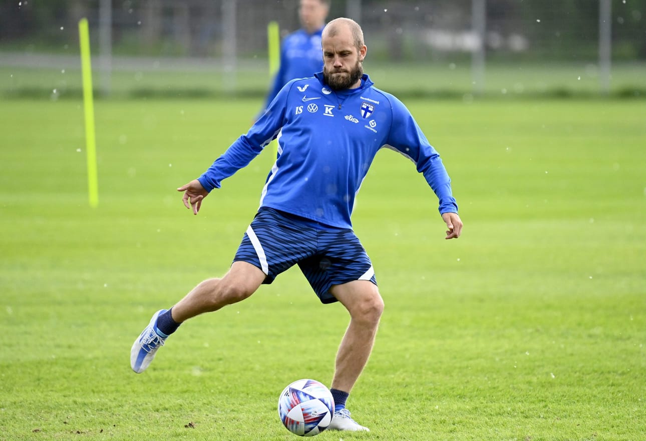 Teemu Pukki ja läpiajo ovat olleet tuttu yhdistelmä Bosnia-Hertsegovinaa vastaan.