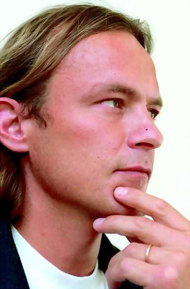 Työ alkaa. Ari Härkönen on ykkösdivisioonassa Tervarien paikalla aloittavan uuden jalkapallojoukkueen ensimmäinen valmentaja.