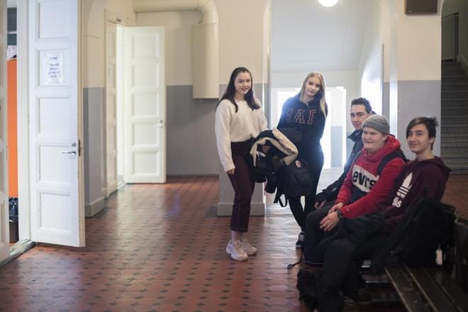 Inka Palmroth, Janette Hautamäki, Jasper Honkasalo, Jimmy Viitanen ja Bardia Moghaddam Pour ovat jo valinneet, mihin hakevat kevään yhteishaussa. KUVAT: MINNA ANTILA