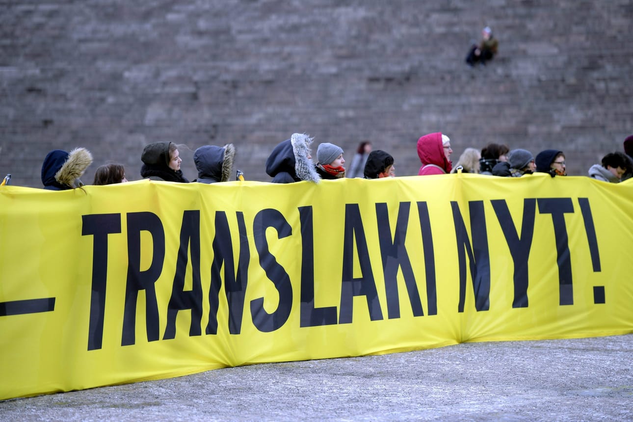 Senaatintorilla Helsingissä järjestettiin mielenilmaus translain uudistuksen puolesta maaliskuussa 2018. LEHTIKUVA / Vesa Moilanen