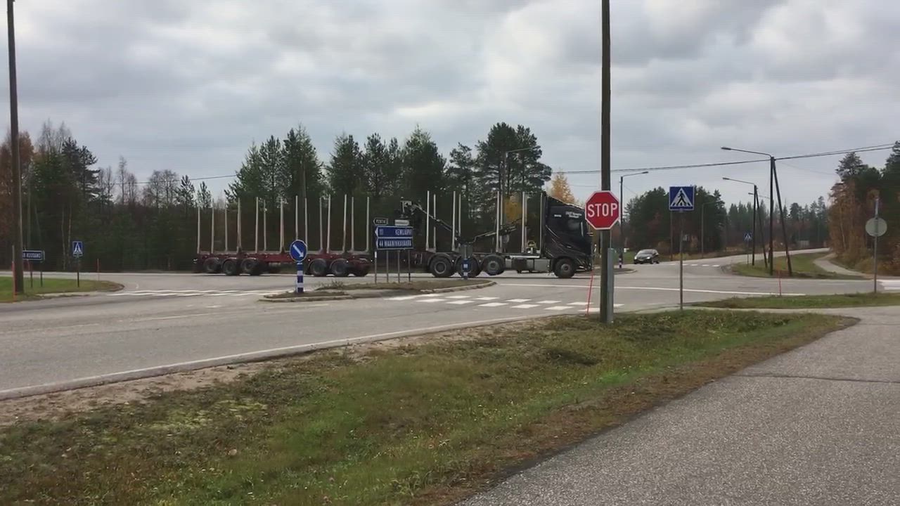 STOP-merkit SEOn risteyksessä Posiolla