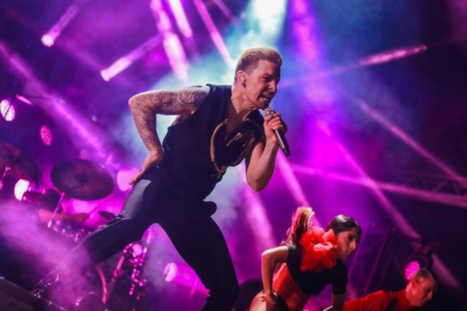 Antti Tuiskun show päätti Solar Soundin lauantai-illan. Kuva: Miranda Kivekäs