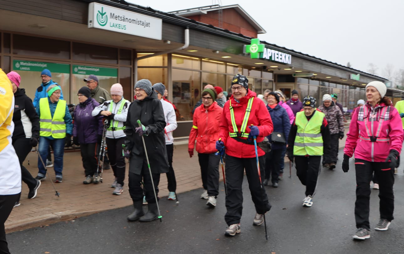 Hymy oli herkässä lenkille lähtevien joukossa lokakuisen sumuisesta säästä huolimatta.