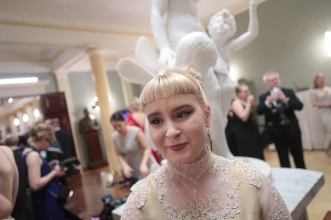 Vaasalainen Emma Uusi-Kokko, 18, on yksi presidentin kutsun saaneista nuorista. Kuva: Jaakko Elenius