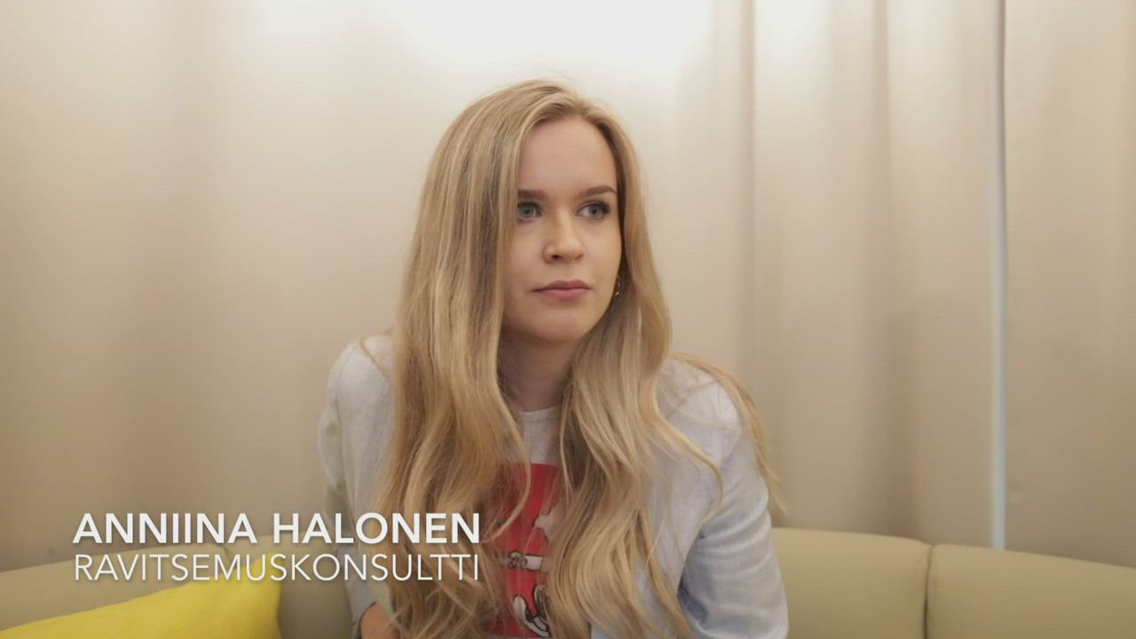 Anniina Halonen kertoo ravitsemustiedosta somessa