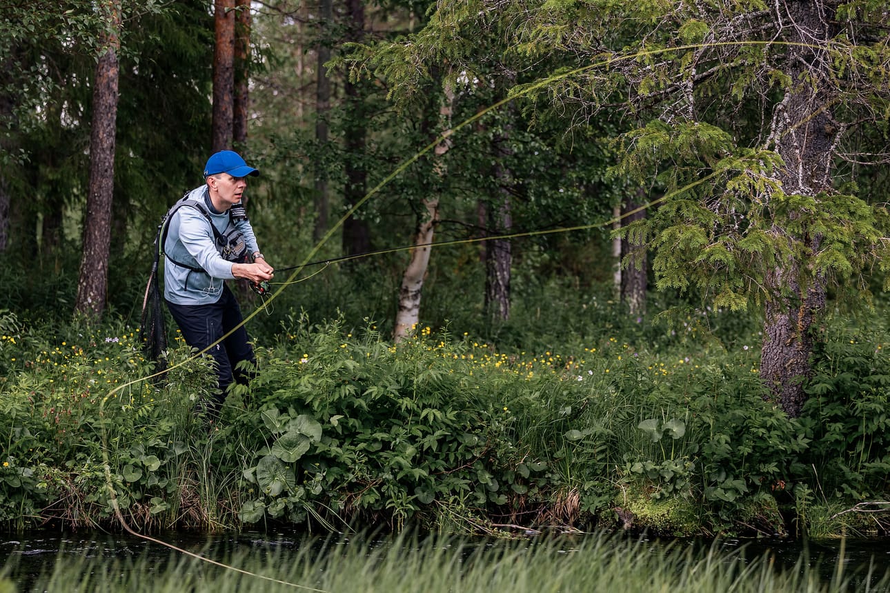 Santeri Hänninen kertoo innostuneensa perhokalastuksesta ensimmäisen kerran jo nuorena. Harrastus jäi, kun into urheiluun syttyi 15-vuotiaana.