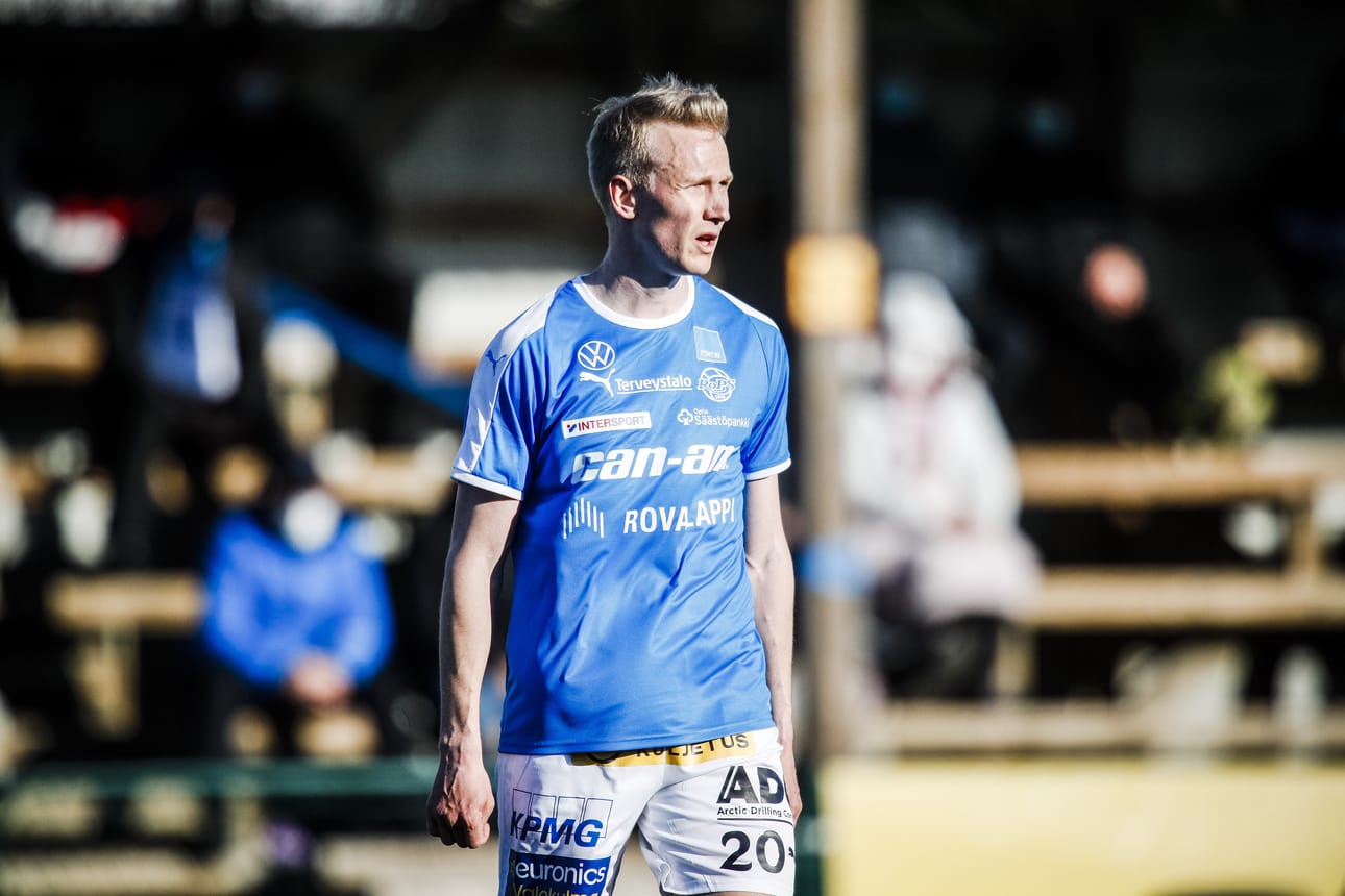 Simo Roiha oli RoPSin maalintekijä Kokkolassa. Maali oli Roihalle kauden toinen. Arkistokuva.