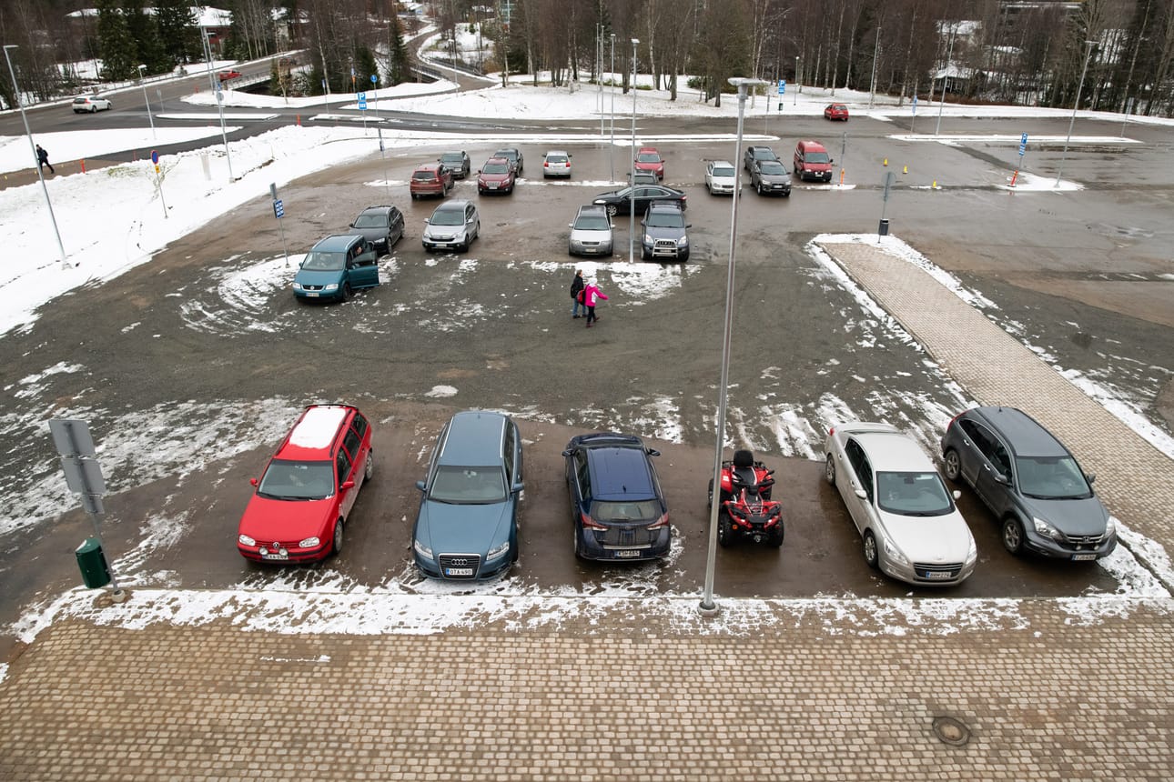 Remontissa liikuntakeskuksen liittymä on siirtynyt entiseltä paikaltaan jonkin verran Nilojoen suuntaan.