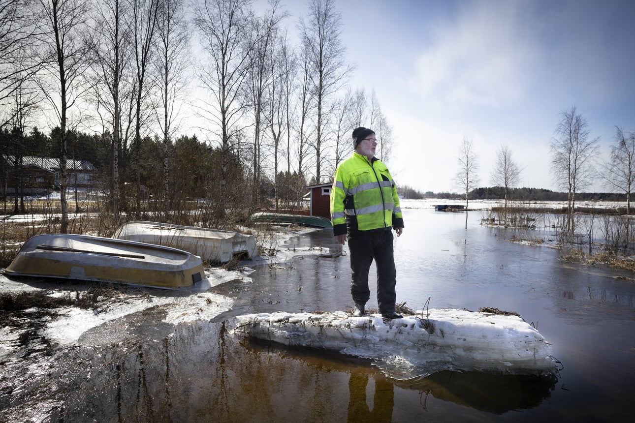 Kaleva vieraili Pyhäjoen tulva-alueella – joki tulvii nyt suistossa, johon muodostui viimeisin jääpato