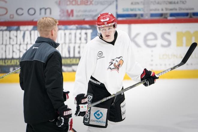 The Athletic -verkkolehti kertoo Joni Tuulolan solmineen NHL-tulokassopimuksen. Kuva: Samppa Toivonen