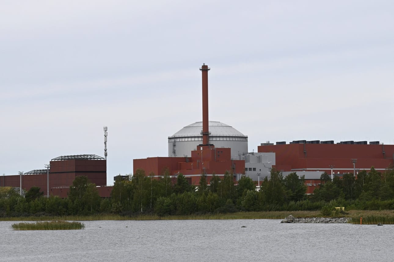 Olkiluodon ydinvoimalan kolmosreaktori palasi sähköntuotantoon viime yönä. LEHTIKUVA / Markku Ulander