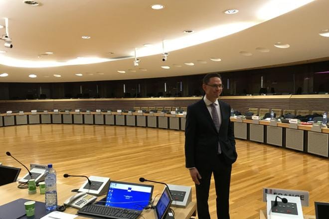Jyrki Katainen sanoo, että loogisten päättelyketjujen tekeminen brexit-prosessin jatkosta on vaikeaa, koska palaset ovat yhä levällään.
