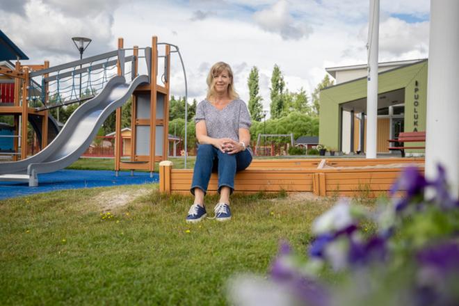 Kaksivuotinen esiopetus valmisteltiin nopeaan tahtiin, ja on herättänyt kunnissa ja perheissä kysymysmerkkejä: ”Ensimmäinen vuosi menee varmaan siihen, että luodaan hyvä käytäntö”