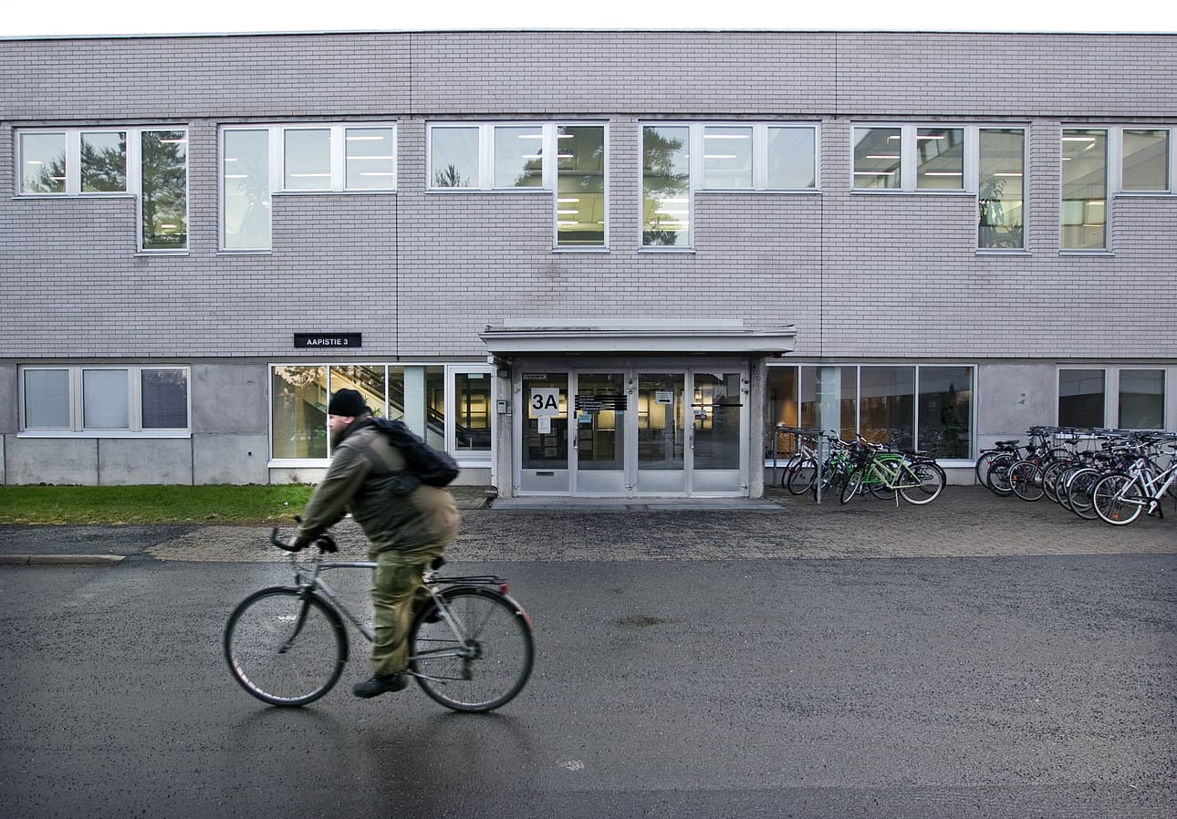 Vuonna 1978 rakennettu hammaslääketieteen laitoksen rakennus Oulun Aapistiellä alkaa olla käyttöikänsä päässä.