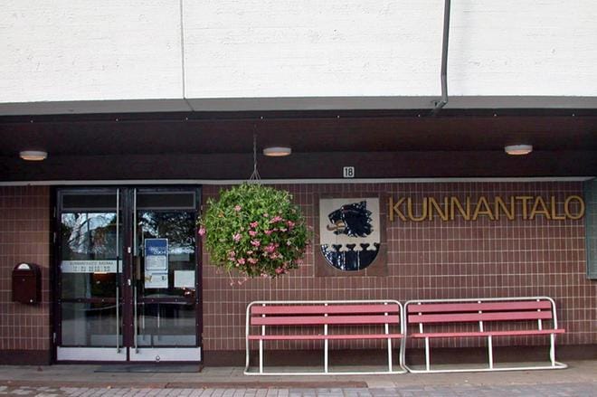 Alahärmän palvelukeskuksen rakennuksen tulevaisuudesta ei ole vielä päätöstä. ARKISTOKUVA: MIA KÄRKKÄINEN