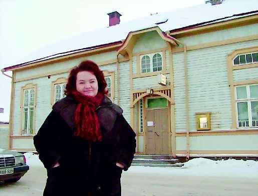 Keskellä kaupunkia. Kauppakatu 13:ssa sijaitseva vuonna 1913 valmistunut Pelastusarmeijan talo tarjoaisi ohjaaja Sari Ruotsalaisen mukaan mitä parhaimmat tilat Pekkateatterille.