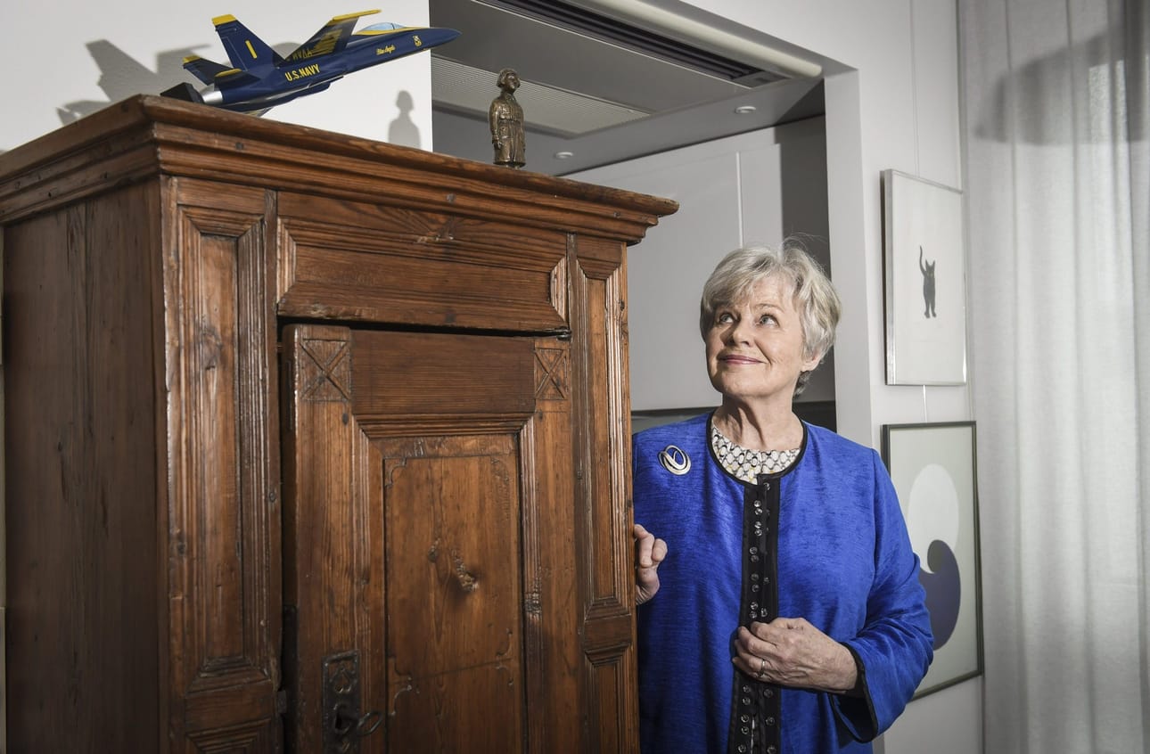 Kun Elisabeth Rehn pyrki 65-vuotiaana presidentiksi, hän kuuli olevansa liian vanha. – Nyt Yhdysvalloissa yli seitsemänkymppiset ukot pyrkivät virkaan, Rehn nauraa.