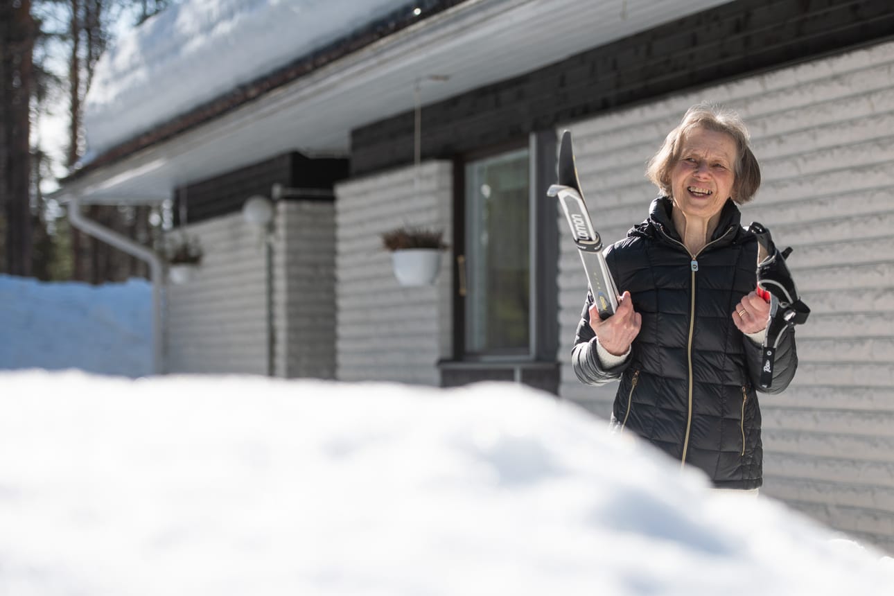 Ritva Pätynen harrastaa paljon liikuntaa ja nyt sille on aikaa, kun tilanne pakottaa olemaan kotona.
