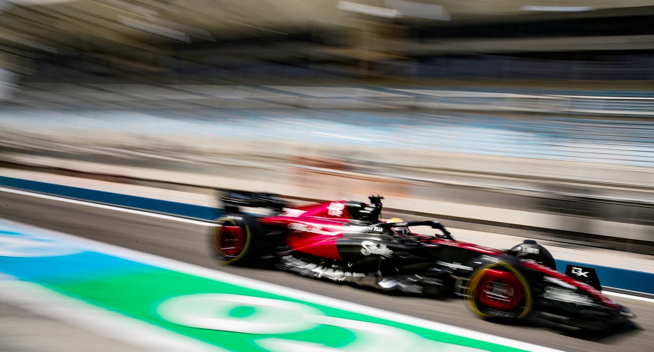 Valtteri Bottas oli lauantain testien kolmanneksi nopein.