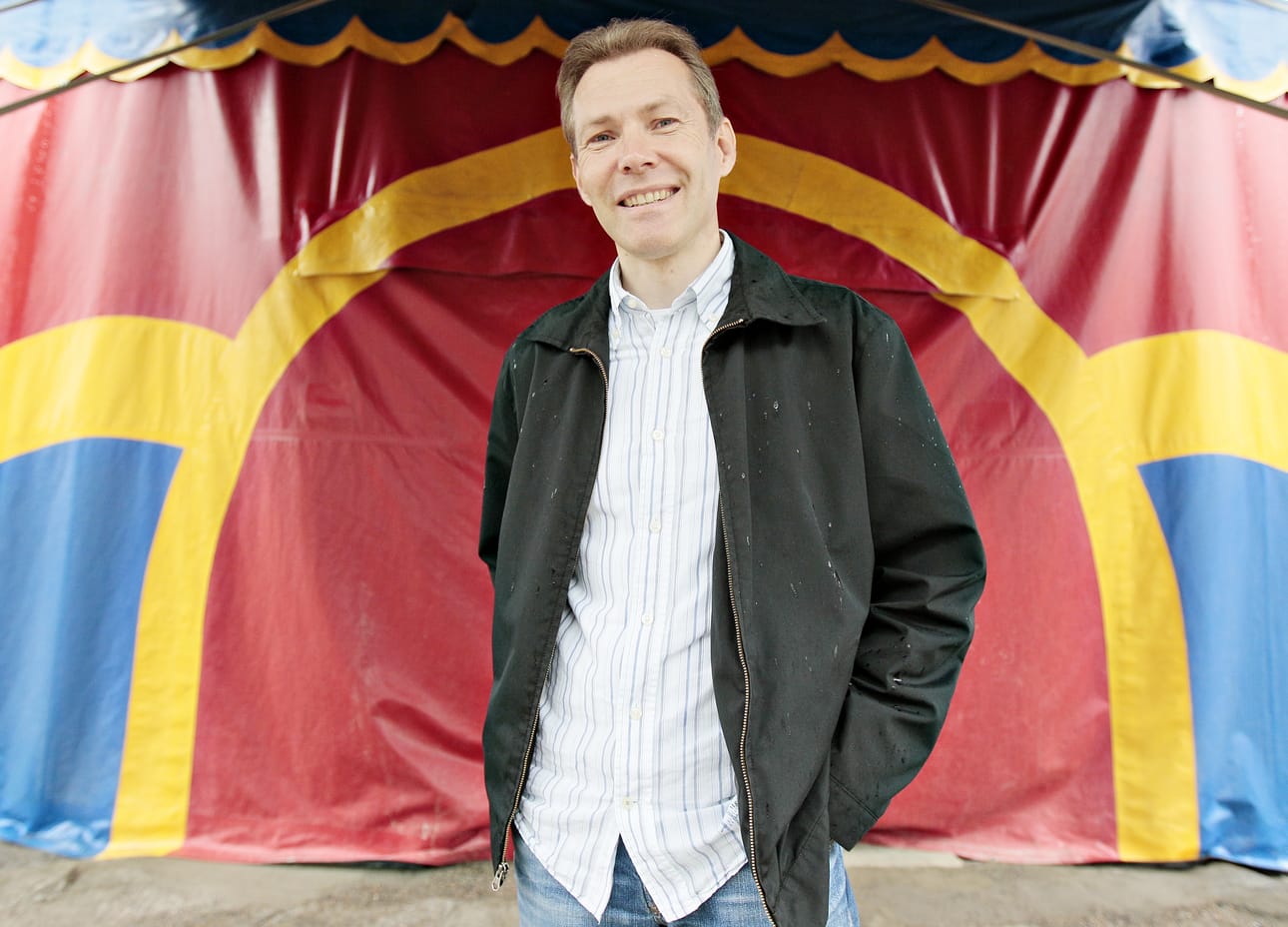 Sirkus Finlandian kiertueen jälkeen Marko Karvo esiintyy Varietee Magicassa, ja joulukuussa perhe suuntaa Amsterdamiin.
