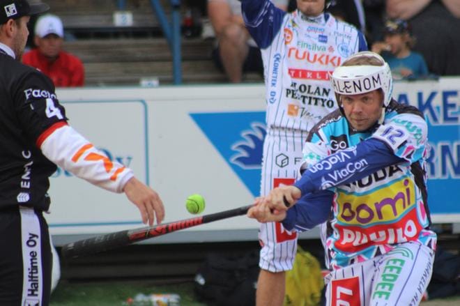 Vedon ykkönen oli kuusi juoksua lyönyt Janne Mäkelä. KUVA: TOMI OLLI