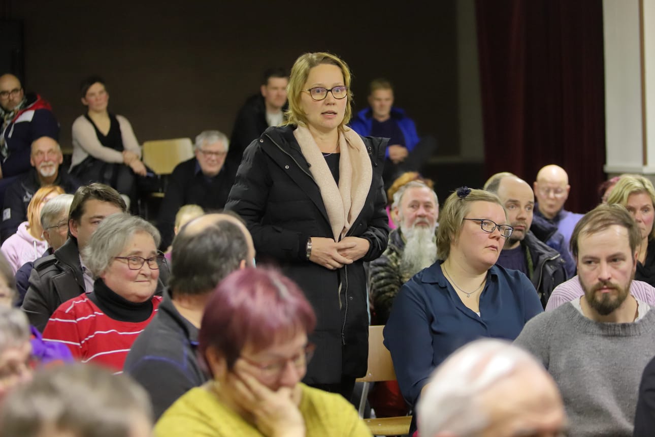 – Muistutan, että me ostamme palvelut ja niin kauan kuin me maksamme, te järjestätte ne, sanoi valtuutettu Riitta-Liisa Salmenkangas hyvinvointikuntayhtymän edustajille.