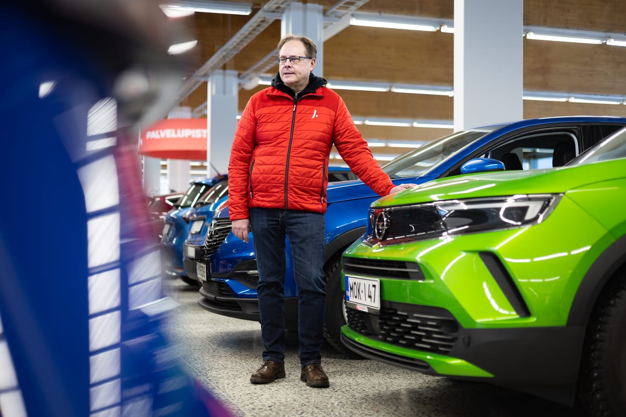J. Rinta-Joupin myyntijohtaja Markku Ala-Hakuni on tyytyväinen myynnin kasvuun.