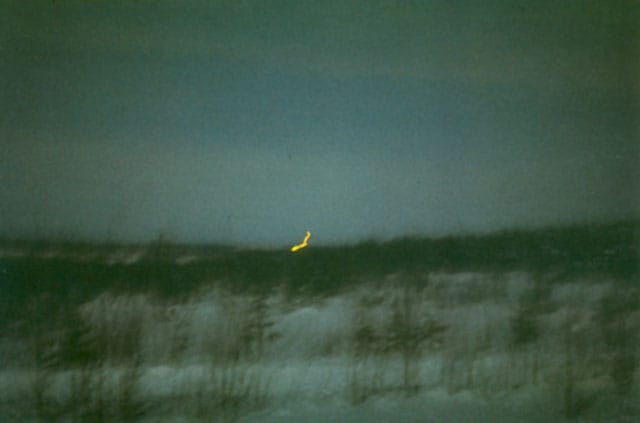 Pudasjärven taivaalla on nähty erikoisia valoilmiöitä. Tässä Atte Särkelän kuva Röyänvaarasta vuodelta 1971.