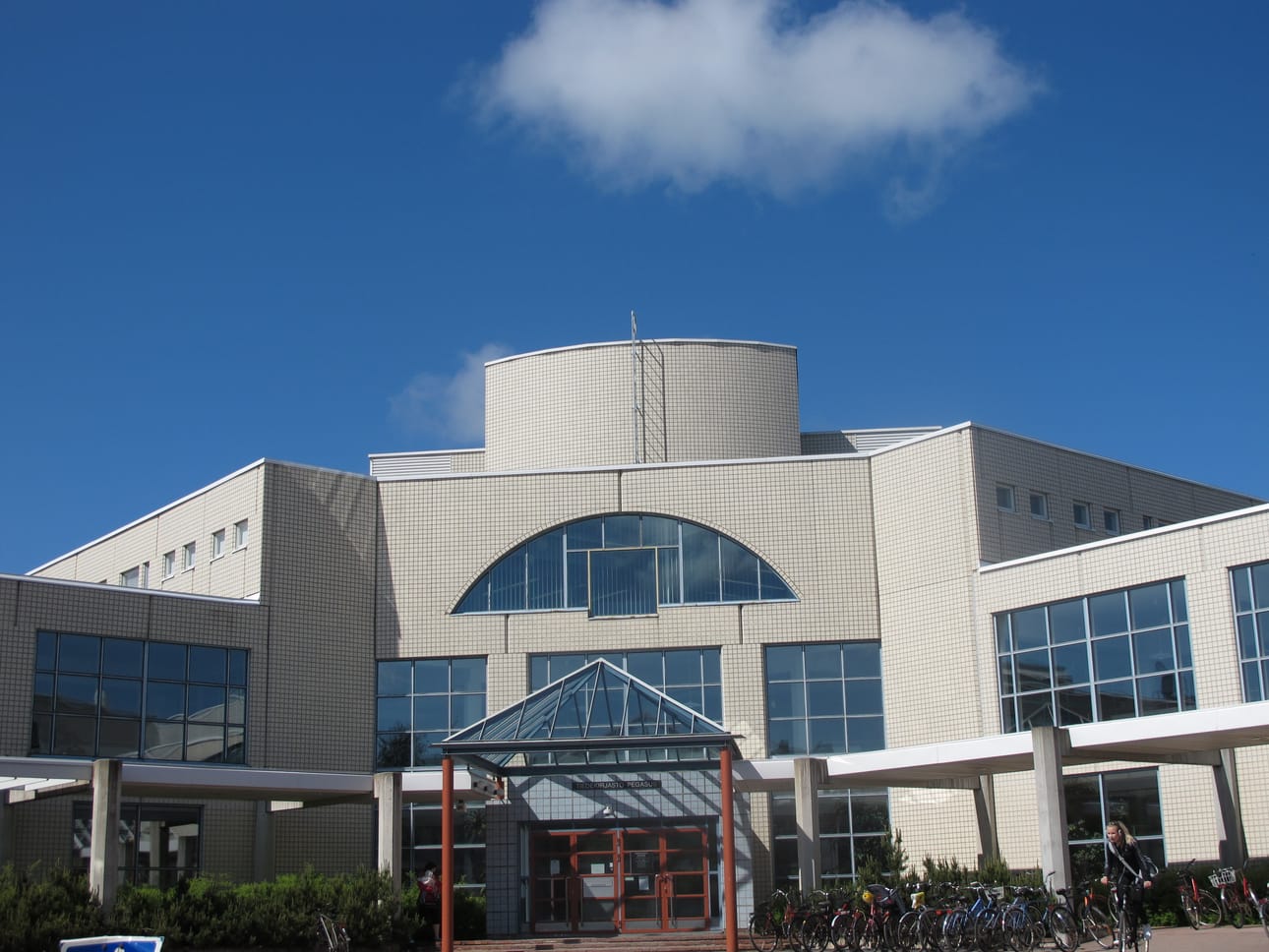 Oulun yliopiston päättämät tuoreet henkilöstövähennykset ovat OYA:n mukaan suuremmat kuin yt-neuvottelujen alussa ilmoitettiin.