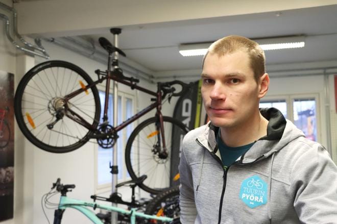Sami Pasaselle pyörät merkitsevät sekä yritystä että harrastusta. KUVA: EEVA-LIISA KULJU