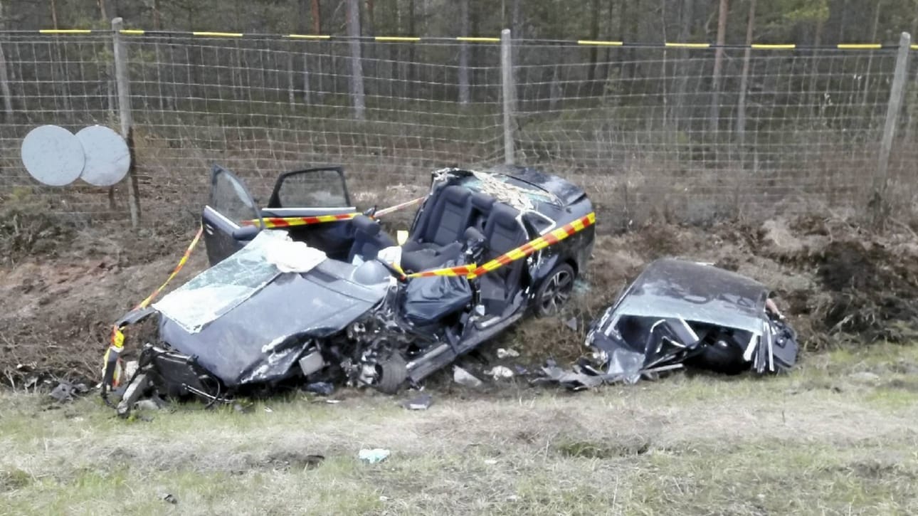 Viisi henkilöä loukkaantui kolarissa Revonlahdella varhain lauantaiaamuna.