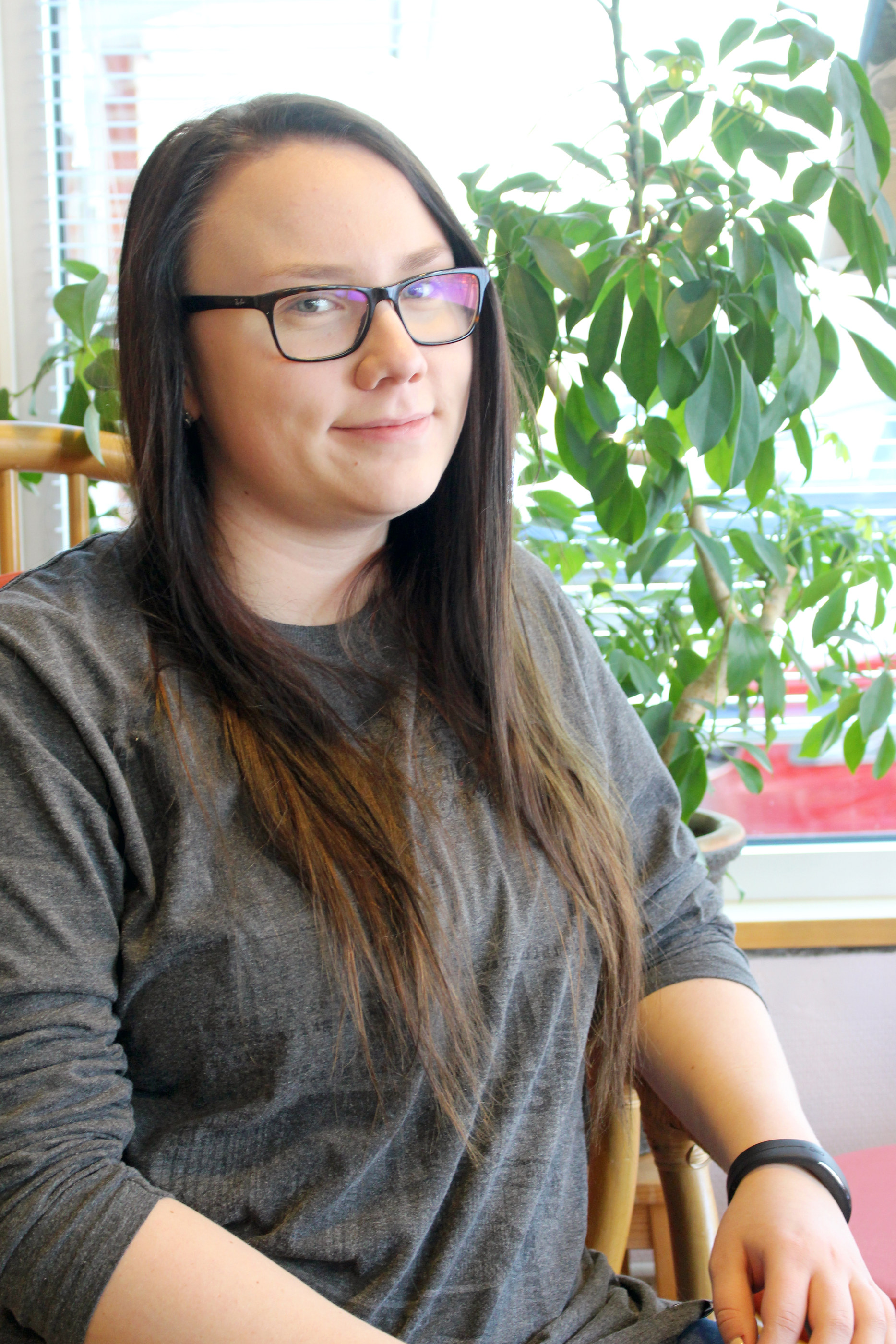 Nuoriso- ja vapaa-ajanopiskelija Niina Huhtamäki aloitti juuri asukastuvalla harjoittelijana. Perhekerhon ohella hänen tarkoituksenaan on kehittää myös muita kyläläisiä aktivoivia toimintoja asukastuvalle.