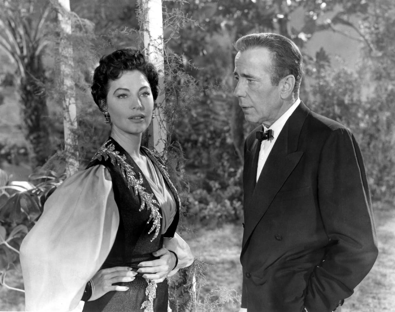 Ava Gardner ja Humphrey Bogart tähdittävät klassikkomelodraamaa. Kuva: Yle Pressi