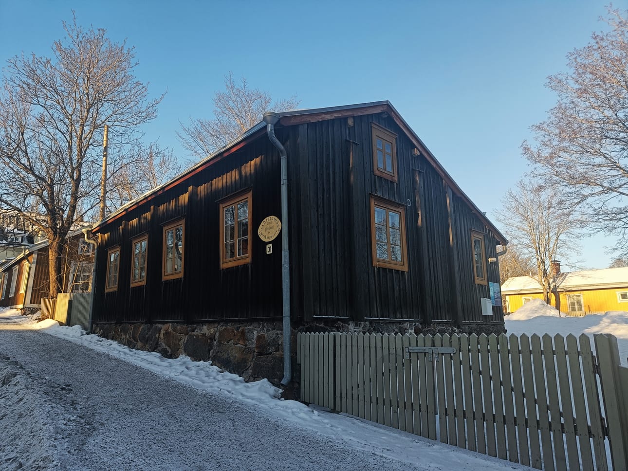 Vaasan palon jälkeen maistraatti määräsi kaikki talot purettavaksi vanhasta kaupungista, ja osoitti sinne jääneille köyhille ilmaiseksi kaksi raivaamatonta korttelia, jotka nykyään tunnetaan Kapsäkkinä.