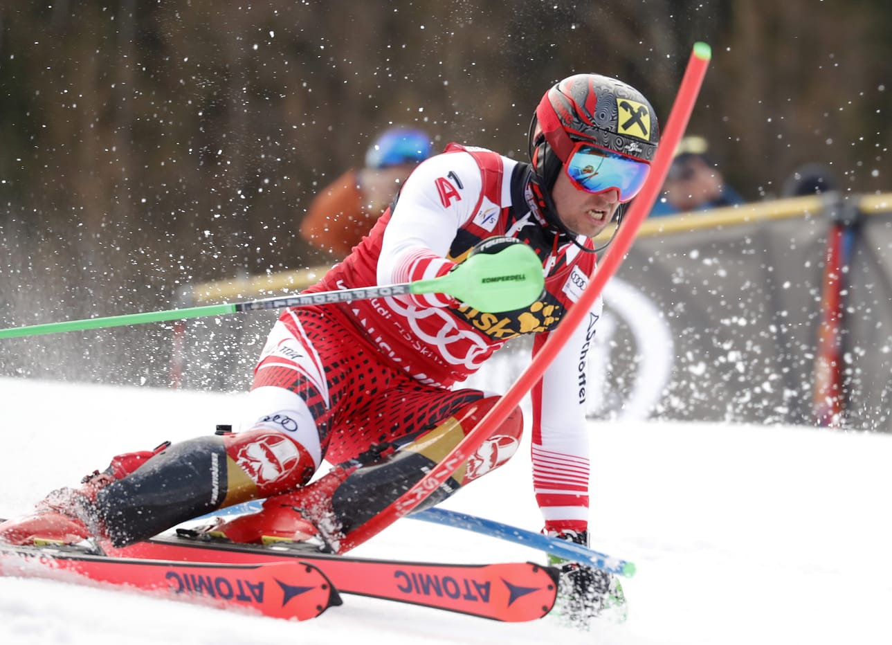 Marcel Hirscher hallitsee maailmancupia.