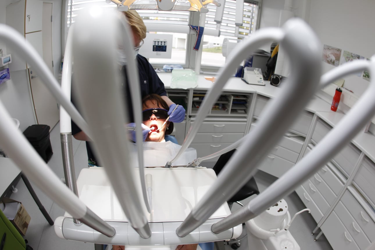 Rovaniemeläinen voi jatkossa saada hammaslääkärikutsun minne tahansa Lappiin – kieltäytyminen pudottaa hoitotakuun piiristä