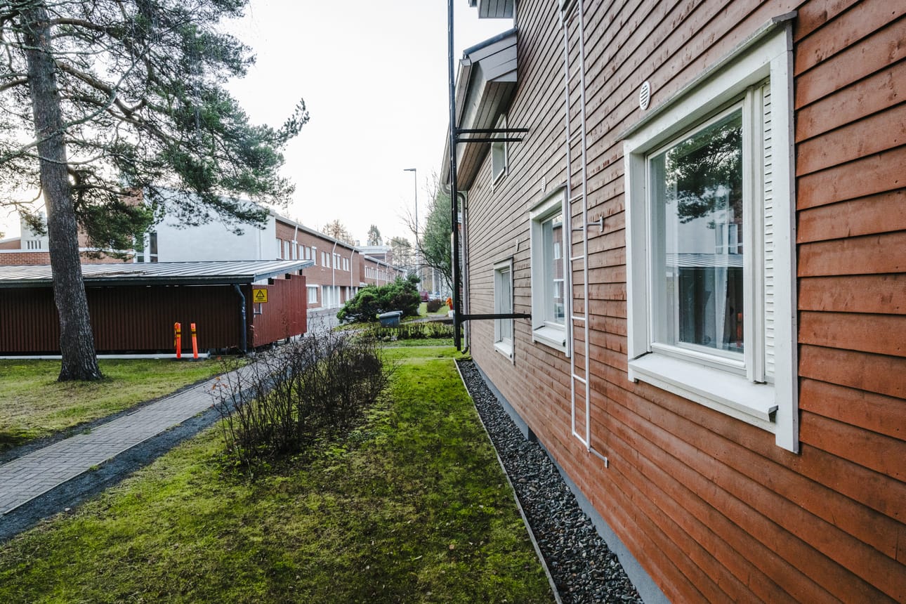 Uutta opiskelijoiden asuinkerrostaloa suunnitellaan yhteistyöhankkeena Lapin yliopiston taakse nykyisten vierasmajojen tilalle. Kerrostalo kytkeytyisi yliopiston tiloihin.