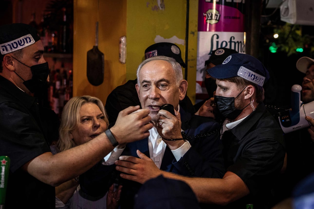 Israelissa käydään vaalit ensi viikolla, ja pääministeri Benjamin Netanjahun paikka on uhattuna. Tutkijan mukaan levottomuudet Länsirannalla hyödyttävät Netanjahua.