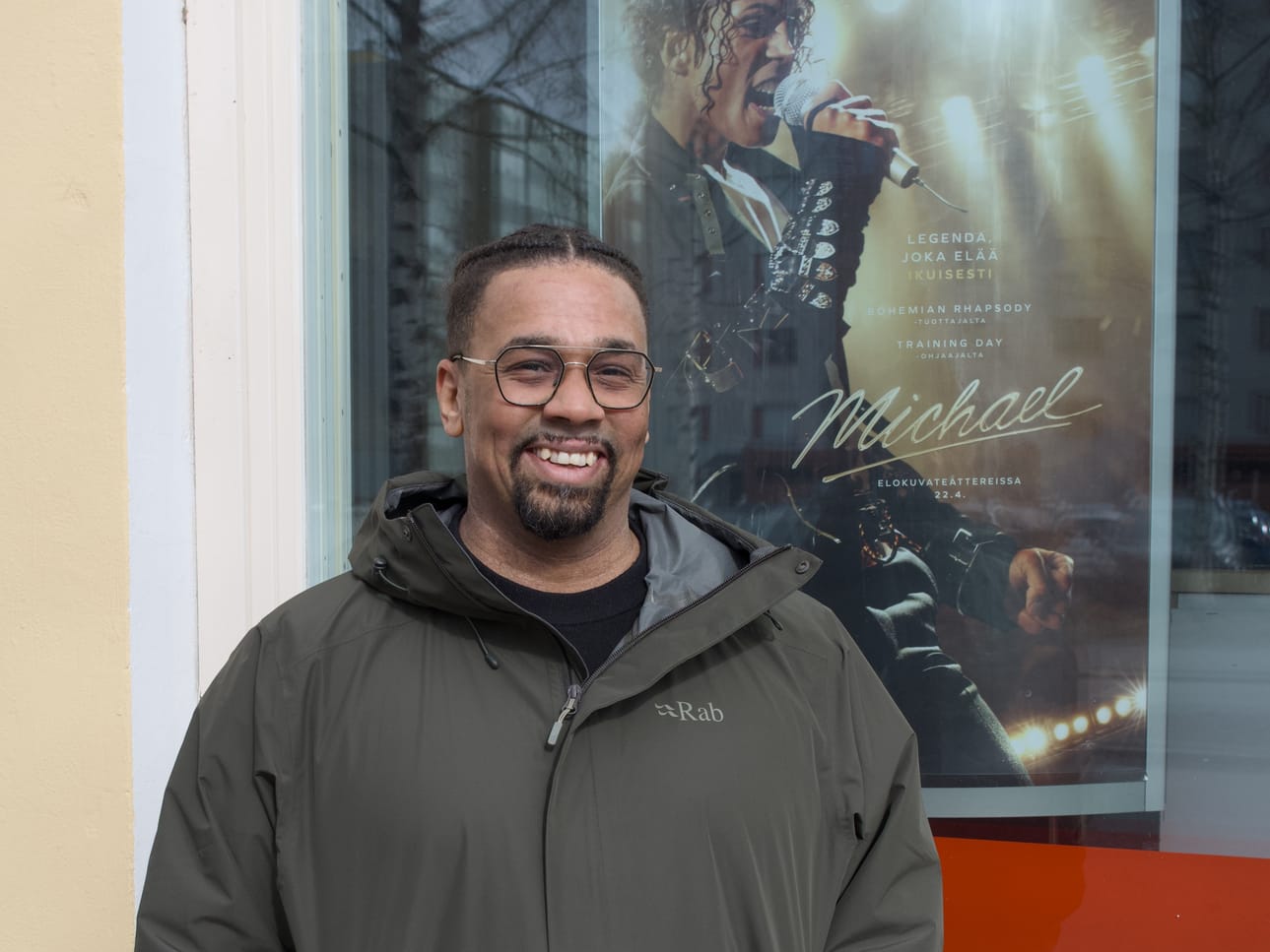 Julian Owusun makuun Michael on musiikkinsa puolesta viiden tähden arvoinen, mutta kokonaisuutena elokuva jää melko keskinkertaiseksi.