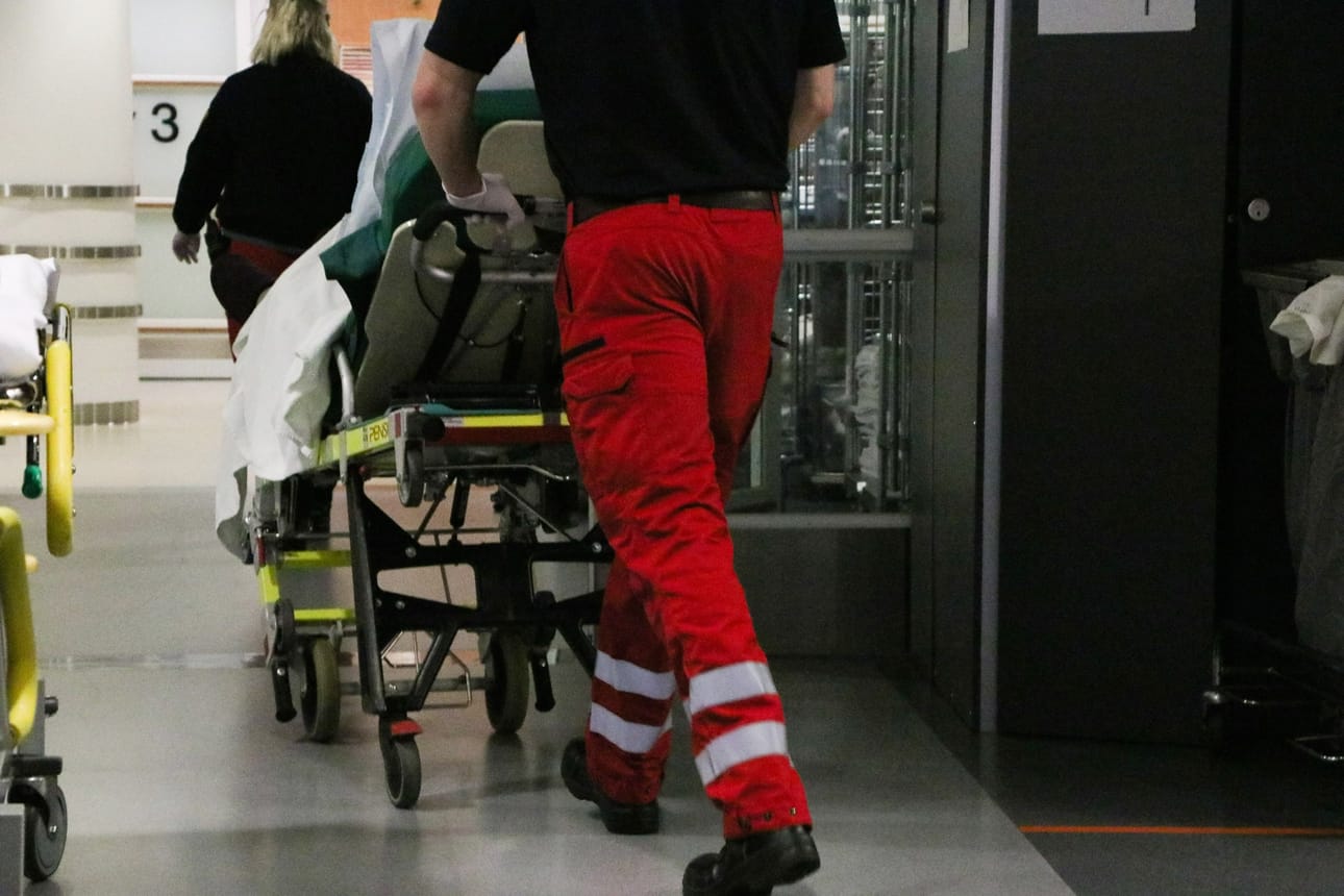 Potilaita ei saada siirrettyä jatkohoitoon, koska jatkohoitopaikkoja ei ole riittävästi. LEHTIKUVA / Laura Ukkonen