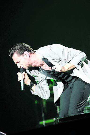 Depeche Mode esiintyi Eilen Helsingissä. Kuvassa bändin laulaja Dave Gahan.