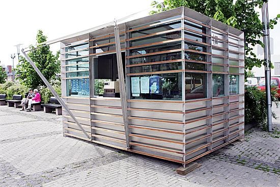 Ingmanin jäätelökioski Oulun torinrannassa.