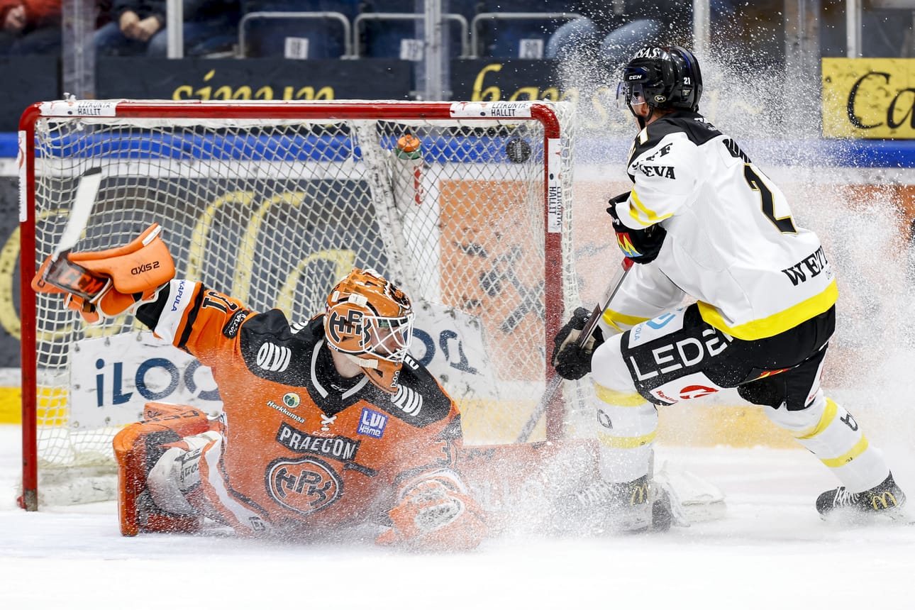Maalille kovaa kyytiä paahtanut Noel Gunler iski illan toisellaan Kärpät 0–2-johtoon. HPK-vahti Juho Markkanen oli tilanteessa voimaton.
