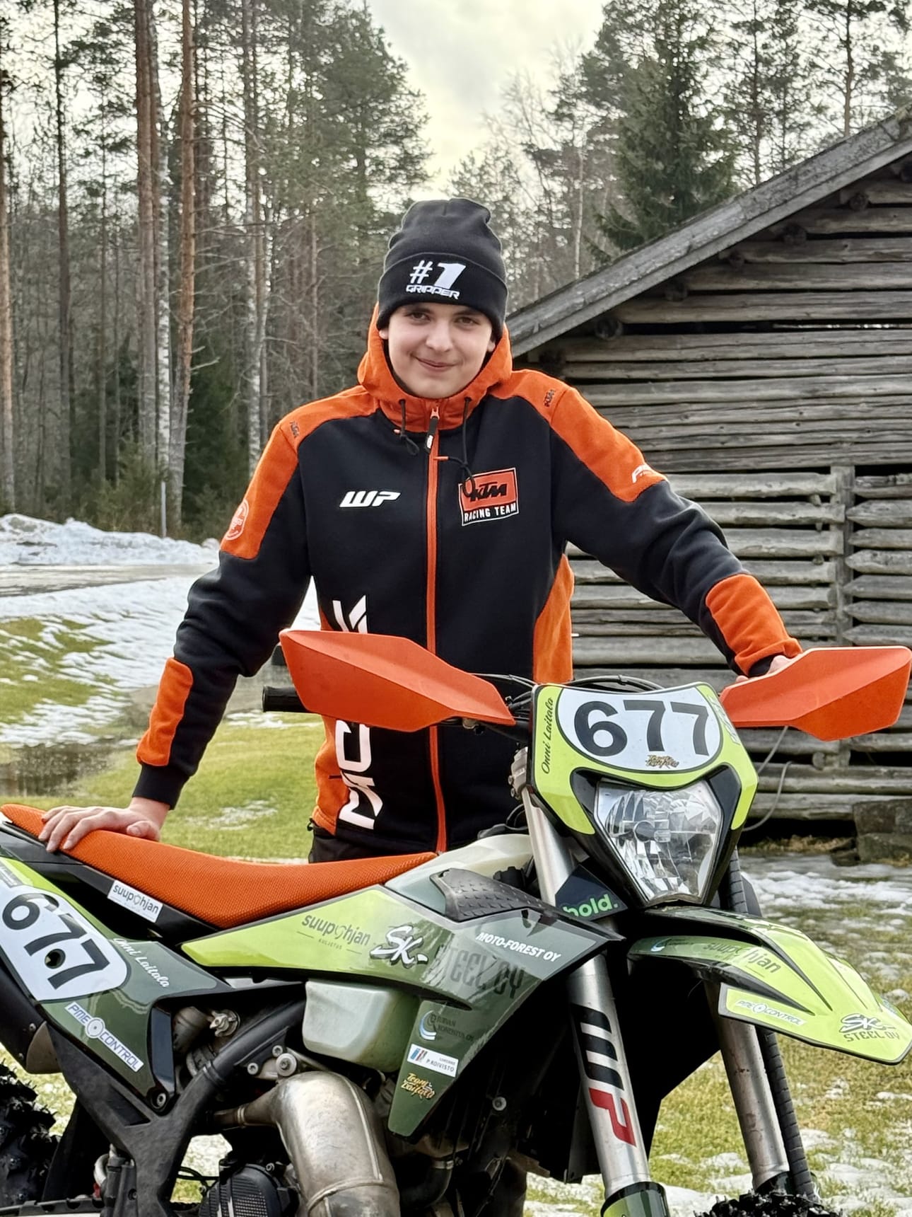 16-vuotias Onni Laitala valmistautui Päijänteen ympäriajoon eli Päitsiin kotonaan Tupenkylässä.