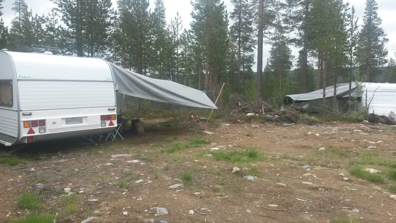 Takkupyörteellä on viime aikoina näkynyt useitakin leiriytyjiä kerralla. Yli kahden vuorokauden leiriytymisestä tarvitaan maanomistajan maksullinen lupa.