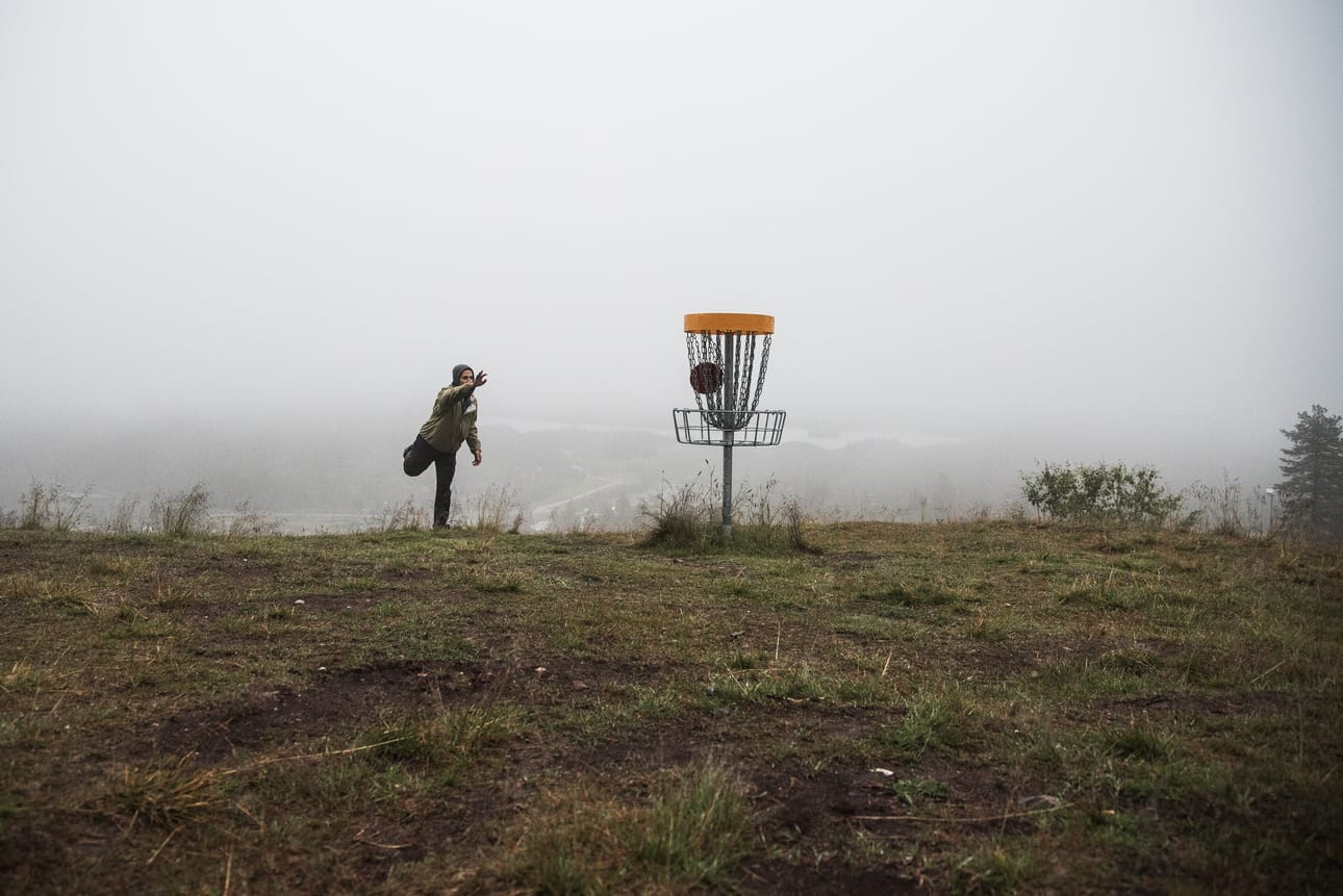 Rukan frisbeegolfrata tarjoaa pelaajalleen huikeita maisemia.