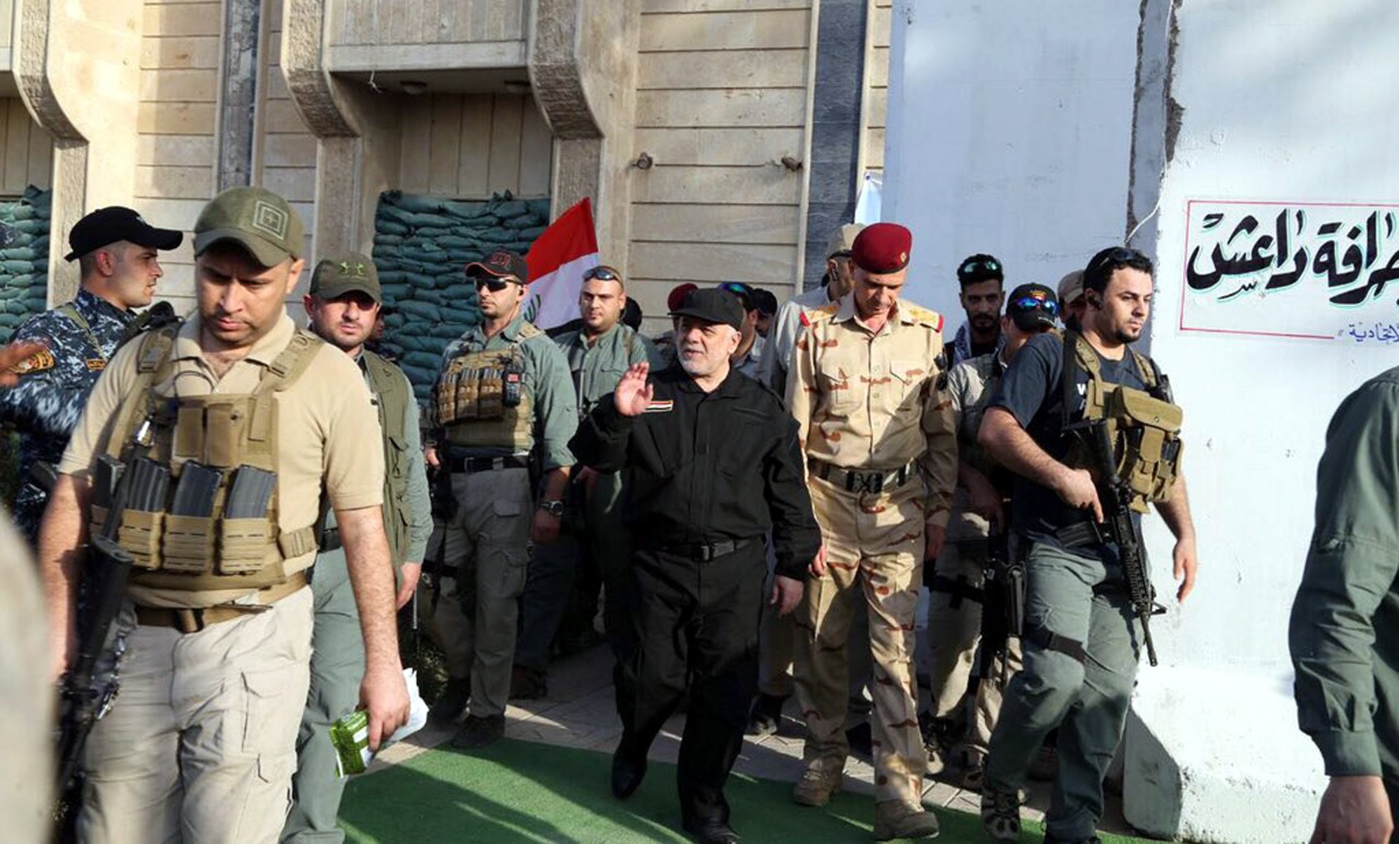 Irakin pääministeri Haider al-Abadi saapui sunnuntaina Mosuliin.
